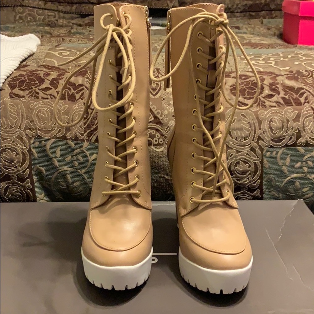 Casual heeled boots